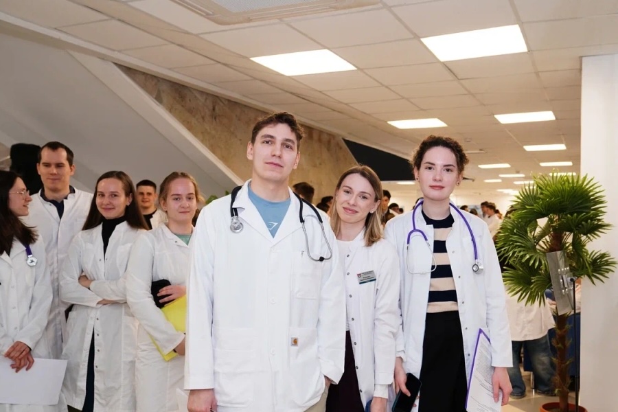 Why Studying Medicine Abroad Is Worth It: Advantages for Future Doctors